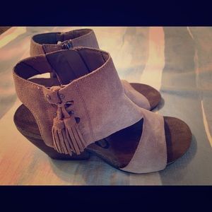 OTBT suede heels